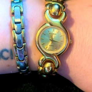 Helvetia Gold Tone Vintage Wristwatch women’s